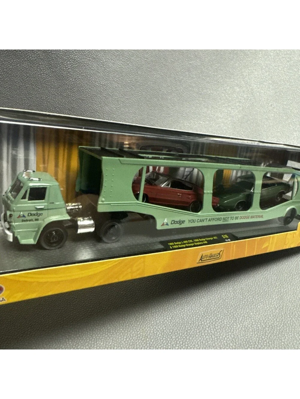 1:64 M2 Auto-Haulers 1966 Dodge L-600 COE 1966 Charger 383 1969 Charger Daytona